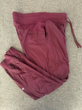 Preowned Lululemon Women Dance Studio Full Length Joggers Pants Burgundy size 8